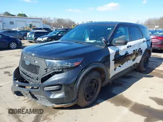 2020 Ford Police Interceptor Utility z VIN 1FM5K8AB7LGC00931, wystawiony jako IAAI lot #41598554 z przebiegiem 92 886 mil mil oraz . Historia ofert i sprzedaży dostępna na DreamBid. Obrazek 2.