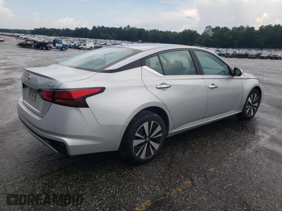 2021 Nissan Altima SV with VIN 1N4BL4DV4MN370900, listed as a Copart auction lot 61149325 with 71,427 mi miles and Salvage title. Bid and sale history available at DreamBid. Image 3.