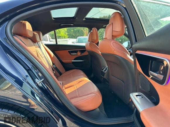 2022 Mercedes-Benz C 300 z VIN W1KAF4HB2NR062170, wystawiony jako Copart lot #66495485 z przebiegiem 58 230 mil mil oraz Czysty tytuł • Clean title. Historia ofert i sprzedaży dostępna na DreamBid. Obrazek 8.
