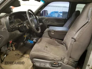 2002 Dodge 2500 z VIN 3B7KF236X2M260764, wystawiony jako Copart lot #50685265 z przebiegiem Nie podano mil oraz Szkody całkowita. Historia ofert i sprzedaży dostępna na DreamBid. Obrazek 7.