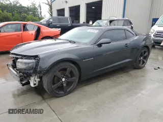 2014 Chevrolet Camaro LT z VIN 2G1FB1E33E9183655, wystawiony jako Copart lot #56163485 z przebiegiem 150 528 mil mil oraz Szkoda całkowita • Salvage title. Historia ofert i sprzedaży dostępna na DreamBid. Obrazek 1.