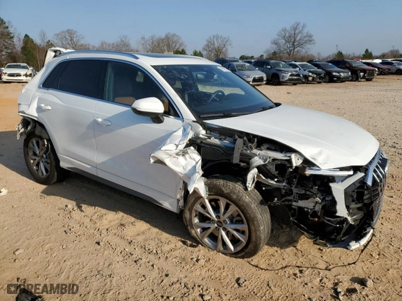 2021 Audi Q3 S line Premium with VIN WA1DECF32M1131172, listed as a Copart auction lot 49098565 with 32,118 mi miles and Salvage Title. Bid and sale history available at carsss.com. Image 4.