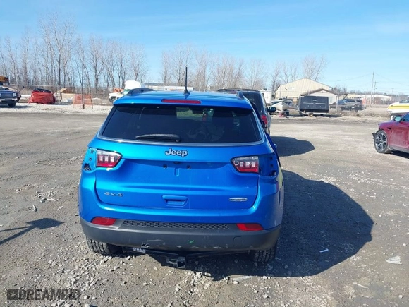 2020 Jeep Compass Latitude with VIN 3C4NJDBB4LT228728, listed as a IAAI auction lot 41774349 with 47,541 mi miles. Bid and sale history available at carsss.com. Image 16.