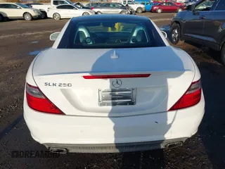 2015 Mercedes-Benz SLK-Class SLK 250 with VIN WDDPK4HA8FF111565, listed as a IAAI auction lot 41091420 with 37,873 mi miles. Bid and sale history available at carsss.com. Image 15.