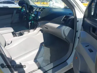 2008 Toyota Highlander Sport z VIN JTEDS43A082028979, wystawiony jako IAAI lot #42312859 z przebiegiem Nie podano mil oraz . Historia ofert i sprzedaży dostępna na DreamBid. Obrazek 5.
