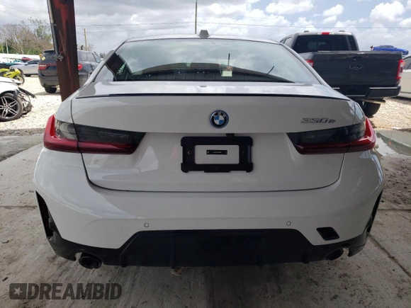 2024 BMW 3 Series 330e with VIN 3MW39FF08R8E33787, listed as a Copart auction lot 63331344 with 7,786 mi miles and Non Repairable. Bid and sale history available at carsss.com. Image 6.