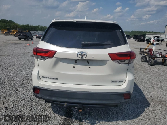 2017 Toyota Highlander XLE z VIN 5TDJZRFH6HS362094, wystawiony jako Copart lot #55086425 z przebiegiem 77 078 mil mil oraz Szkoda całkowita • Salvage title. Historia ofert i sprzedaży dostępna na DreamBid. Obrazek 6.