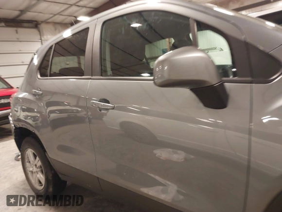 2020 Chevrolet Trax LS with VIN 3GNCJNSBXLL216278, listed as a IAAI auction lot 41416226 with 25,683 mi miles. Bid and sale history available at carsss.com. Image 14.