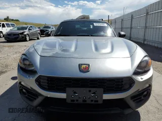 2017 FIAT 124 Spider Lusso z VIN JC1NFAEKXH0114164, wystawiony jako Copart lot #62959405 z przebiegiem 11 879 mil mil oraz Szkoda całkowita • Salvage title. Historia ofert i sprzedaży dostępna na DreamBid. Obrazek 5.