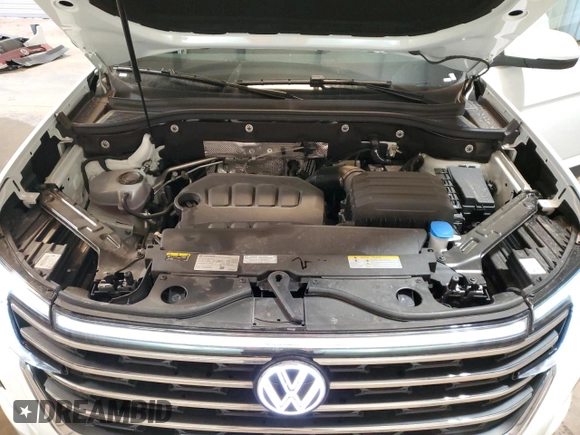 2025 Volkswagen Atlas SE with VIN 1V2HR2CA5SC503516, listed as a Copart auction lot 51640035 with 10,439 mi miles and Clean title. Bid and sale history available at DreamBid. Image 12.