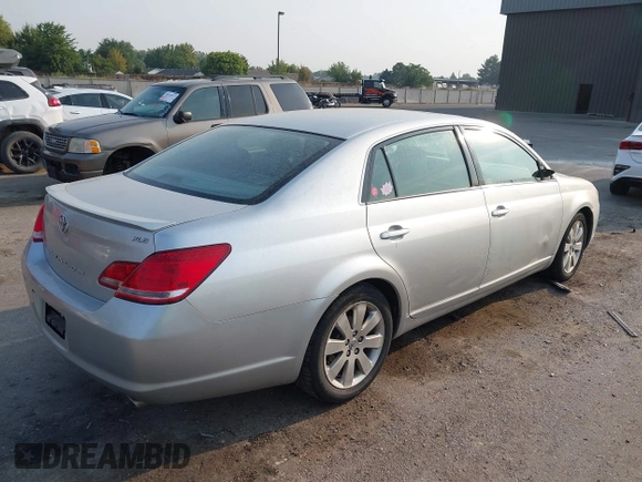 2006 Toyota Avalon XL with VIN 4T1BK36B86U078276, listed as a IAAI auction lot 40260442 with 136,502 mi miles. Bid and sale history available at carsss.com. Image 4.