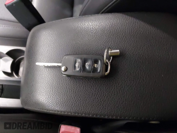 2010 Volkswagen Jetta Limited Edition с VIN 3VWAX7AJ0AM074675, выставлен на аукционе IAAI как лот 41962596 с пробегом 101 465 миль миль и . История ставок и продаж доступна на DreamBid. Изображение 11.