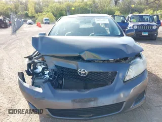 2010 Toyota Corolla z VIN 1NXBU4EE1AZ291154, wystawiony jako IAAI lot #42225867 z przebiegiem 132 425 mil mil oraz . Historia ofert i sprzedaży dostępna na DreamBid. Obrazek 12.