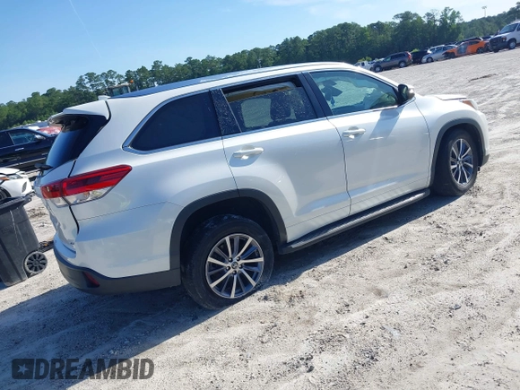 2017 Toyota Highlander XLE with VIN 5TDKZRFH4HS525085, listed as a IAAI auction lot 42506385 with 84,581 mi miles and . Bid and sale history available at DreamBid. Image 4.