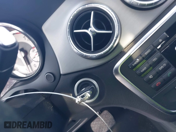 2014 Mercedes-Benz CLA 250 z VIN WDDSJ4EB6EN045368, wystawiony jako IAAI lot #42560939 z przebiegiem 29 241 mil mil oraz . Historia ofert i sprzedaży dostępna na DreamBid. Obrazek 11.