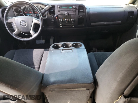 2008 Chevrolet Silverado 1500 1LT with VIN 2GCEK190581209789, listed as a Copart auction lot 46324265 with 202,861 mi miles and Salvage Title. Bid and sale history available at DreamBid. Image 8.
