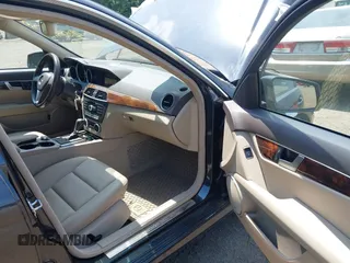 2012 Mercedes-Benz C 350 Sport с VIN WDDGF5HB0CR196754, выставлен на аукционе IAAI как лот 42581471 с пробегом 86 265 миль миль и . История ставок и продаж доступна на DreamBid. Изображение 5.