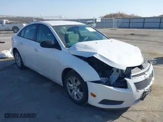 2013 Chevrolet Cruze LS with VIN 1G1PA5SH6D7313782, listed as a IAAI auction lot 41806417 with 104,373 mi miles. Bid and sale history available at carsss.com. Image 1.