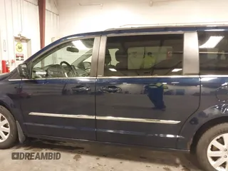 2013 Chrysler Town & Country Touring with VIN 2C4RC1BG7DR517970, listed as a IAAI auction lot 42028284 with 122,053 mi miles. Bid and sale history available at carsss.com. Image 15.