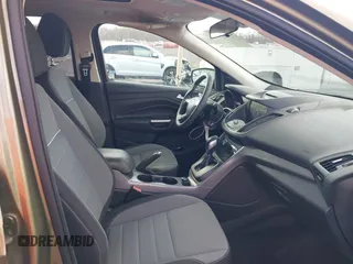 2013 Ford Escape SE с VIN 1FMCU9GXXDUC09846, выставлен на аукционе IAAI как лот 41925442 с пробегом 124 597 миль миль и . История ставок и продаж доступна на DreamBid. Изображение 5.
