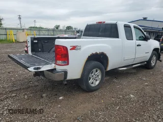 2010 GMC Sierra 1500 SLE z VIN 1GTSKVE36AZ149335, wystawiony jako Copart lot #59776005 z przebiegiem 83 381 mil mil oraz Czysty tytuł • Clean title. Historia ofert i sprzedaży dostępna na DreamBid. Obrazek 3.