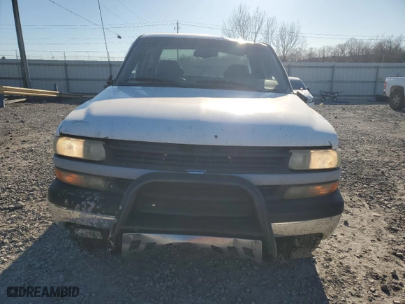 2000 Chevrolet Silverado 1500 LT with VIN 1GCEK19T0YE111021, listed as a Copart auction lot 89134345 with 331,038 mi miles and Salvage Title. Bid and sale history available at carsss.com. Image 5.