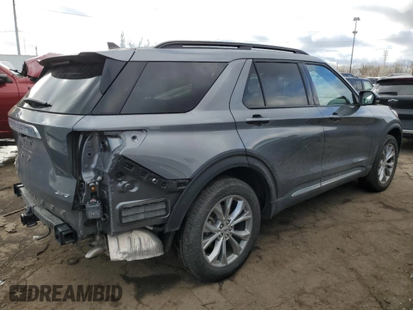 2024 Ford Explorer XLT with VIN 1FMSK8DH0RGA16880, listed as a Copart auction lot 43698245 with 5,783 mi miles and Clean Title. Bid and sale history available at carsss.com. Image 3.