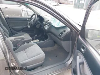2005 Honda Civic LX z VIN 2HGES16555H633462, wystawiony jako IAAI lot #42352824 z przebiegiem 200 091 mil mil oraz . Historia ofert i sprzedaży dostępna na DreamBid. Obrazek 5.
