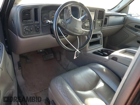2005 GMC Yukon XL SLE with VIN 1GKEC16Z75J152954, listed as a Copart auction lot 86588284 with 164,185 mi miles and Salvage Title. Bid and sale history available at DreamBid. Image 8.