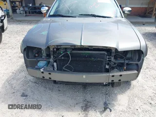 2008 Chrysler 300 C Hemi z VIN 2C3KA63H78H119766, wystawiony jako IAAI lot #42183222 z przebiegiem 149 245 mil mil oraz . Historia ofert i sprzedaży dostępna na DreamBid. Obrazek 6.