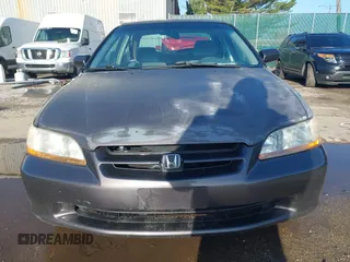 1998 Honda Accord LX z VIN 1HGCG5642WA046417, wystawiony jako IAAI lot #41945037 z przebiegiem Nie podano mil oraz . Historia ofert i sprzedaży dostępna na DreamBid. Obrazek 12.