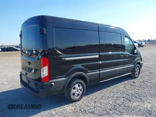 2017 Ford Transit z VIN 1FTYR2CM6HKB48706, wystawiony jako IAAI lot #42528900 z przebiegiem 110 363 mil mil oraz . Historia ofert i sprzedaży dostępna na DreamBid. Obrazek 4.