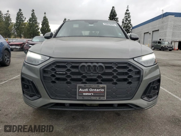 2024 Audi Q5 S line Premium Plus z VIN WA1EAAFY9R2045228, wystawiony jako Copart lot #53828645 z przebiegiem 16 502 mil mil oraz Szkoda całkowita • Salvage title. Historia ofert i sprzedaży dostępna na DreamBid. Obrazek 5.
