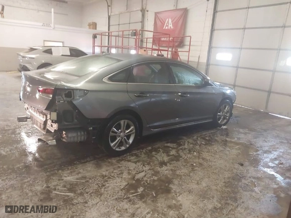 2019 Hyundai Sonata Sport with VIN 5NPE34AF6KH816918, listed as a IAAI auction lot 41451876 with 58,952 mi miles. Bid and sale history available at carsss.com. Image 4.