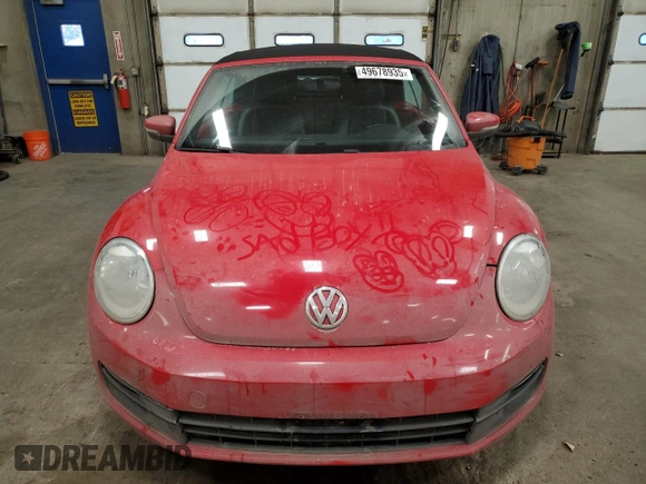 2013 Volkswagen Beetle 2.5L with VIN 3VW5P7AT6DM828881, listed as a Copart auction lot 49678935 with 148,576 mi miles and Salvage Title. Bid and sale history available at DreamBid. Image 5.