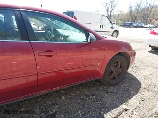 2008 Pontiac G6 with VIN 1G2ZG57B084263895, listed as a IAAI auction lot 42067350 with 101,697 mi miles. Bid and sale history available at carsss.com. Image 16.