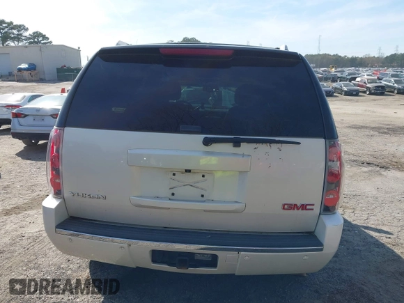 2013 GMC Yukon Denali with VIN 1GKS1EEF6DR158591, listed as a IAAI auction lot 41846763 with 182,720 mi miles. Bid and sale history available at carsss.com. Image 16.