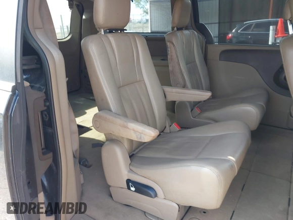 2015 Chrysler Town & Country Touring L with VIN 2C4RC1CG4FR509973, listed as a IAAI auction lot 42121743 with 199,183 mi miles and . Bid and sale history available at carsss.com. Image 8.