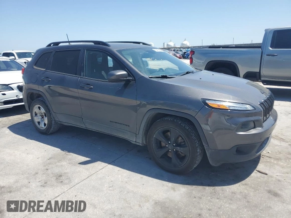 2018 Jeep Cherokee Latitude with VIN 1C4PJLCB4JD538320, listed as a Copart auction lot 52450105 with 82,674 mi miles and Salvage Title. Bid and sale history available at carsss.com. Image 4.