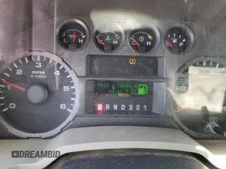 2008 Ford F-350 XL с VIN 1FTWW30Y38EE05185, выставлен на аукционе Copart как лот 60811125 с пробегом 44 148 миль миль и Списание • Salvage title. История ставок и продаж доступна на DreamBid. Изображение 9.