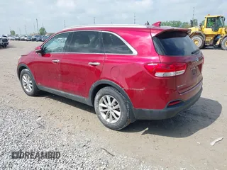 2018 Kia Sorento LX z VIN 5XYPGDA38JG421230, wystawiony jako IAAI lot #42213497 z przebiegiem 146 000 mil mil oraz . Historia ofert i sprzedaży dostępna na DreamBid. Obrazek 3.