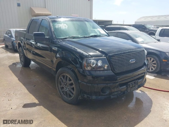 2008 Ford F-150 XLT with VIN 1FTPW12VX8KC48137, listed as a IAAI auction lot 41682620 with 200,102 mi miles. Bid and sale history available at carsss.com. Image 1.
