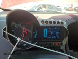 2012 Chevrolet Sonic LS z VIN 1G1JA6SH0C4113041, wystawiony jako Copart lot #58743055 z przebiegiem 69 453 mil mil oraz Szkoda całkowita • Salvage title. Historia ofert i sprzedaży dostępna na DreamBid. Obrazek 9.