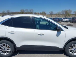 2022 Ford Escape SE with VIN 1FMCU9G69NUA61133, listed as a IAAI auction lot 42077406 with 218,074 mi miles. Bid and sale history available at carsss.com. Image 13.