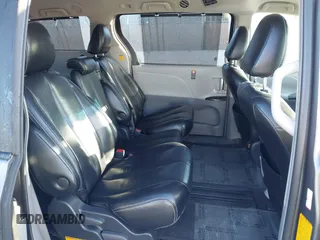 2011 Toyota Sienna SE with VIN 5TDXK3DC5BS064260, listed as a IAAI auction lot 41616160 with 98,505 mi miles. Bid and sale history available at carsss.com. Image 8.