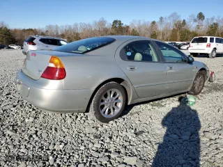 2000 Chrysler 300M with VIN 2C3HE66G8YH319640, listed as a Copart auction lot 88080175 with 231,689 mi miles and Salvage Title. Bid and sale history available at carsss.com. Image 3.