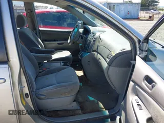 2007 Toyota Sienna CE z VIN 5TDZK23C97S000184, wystawiony jako IAAI lot #42396251 z przebiegiem 248 788 mil mil oraz . Historia ofert i sprzedaży dostępna na DreamBid. Obrazek 5.