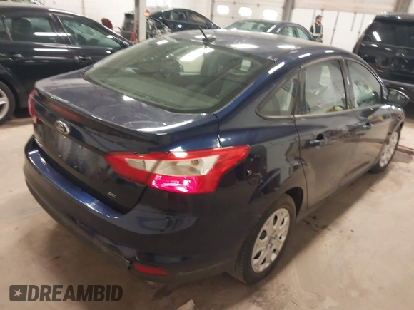 2012 Ford Focus SE z VIN 1FAHP3F24CL163493, wystawiony jako IAAI lot #42460399 z przebiegiem 147 016 mil mil oraz . Historia ofert i sprzedaży dostępna na DreamBid. Obrazek 4.