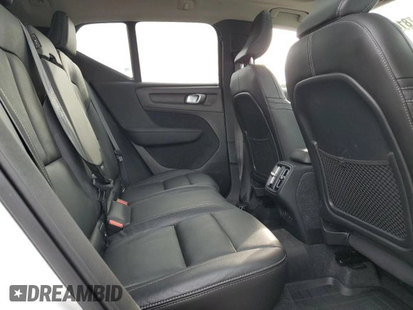 2021 Volvo XC40 Momentum with VIN YV4162UK0M2408578, listed as a Copart auction lot 81620584 with 35,560 mi miles and Salvage Title. Bid and sale history available at carsss.com. Image 11.