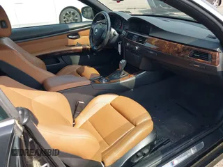 2011 BMW 3 Series 335i z VIN WBADX7C58BE578914, wystawiony jako IAAI lot #42436629 z przebiegiem 91 925 mil mil oraz . Historia ofert i sprzedaży dostępna na DreamBid. Obrazek 5.